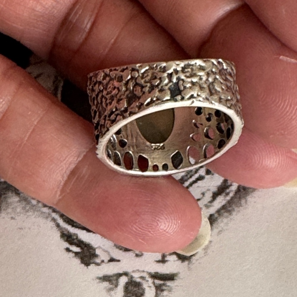 Elegant Silver Ring with praline Green Gemstone - Picture 5 of 6